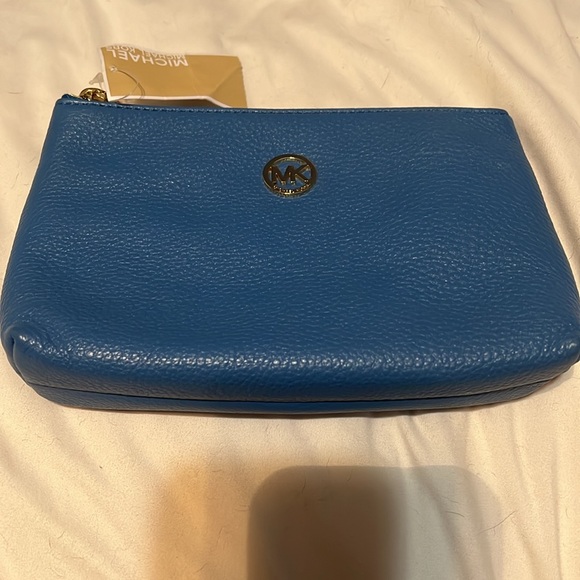 NWT Michael Kors Leather Travel Case - Picture 2 of 6